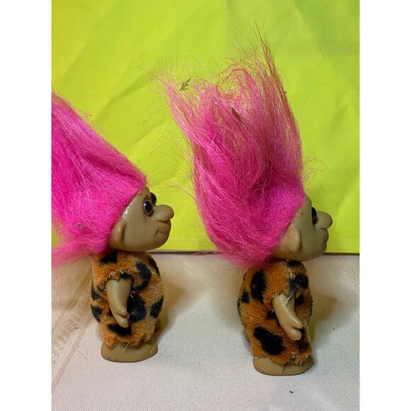 Set of Two VTG 1990's TNT TROLL Dolls CAVEMEN Purple & Pink Hair 4 in tall GUC - Picture 4 of 8